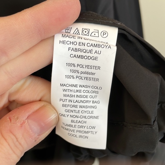 Brand New Michael Kors Black Zippered Lightweight Windbreaker Hooded Jacket - Picture 9 of 10